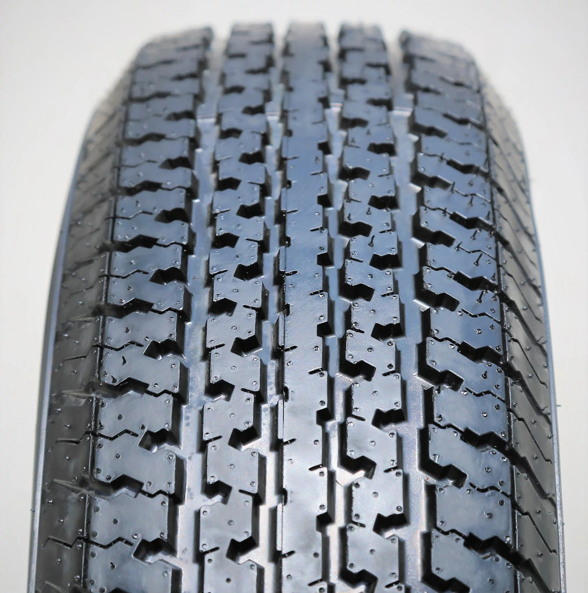 Set of 4 ST225/75R15 Trailer Tires E832349