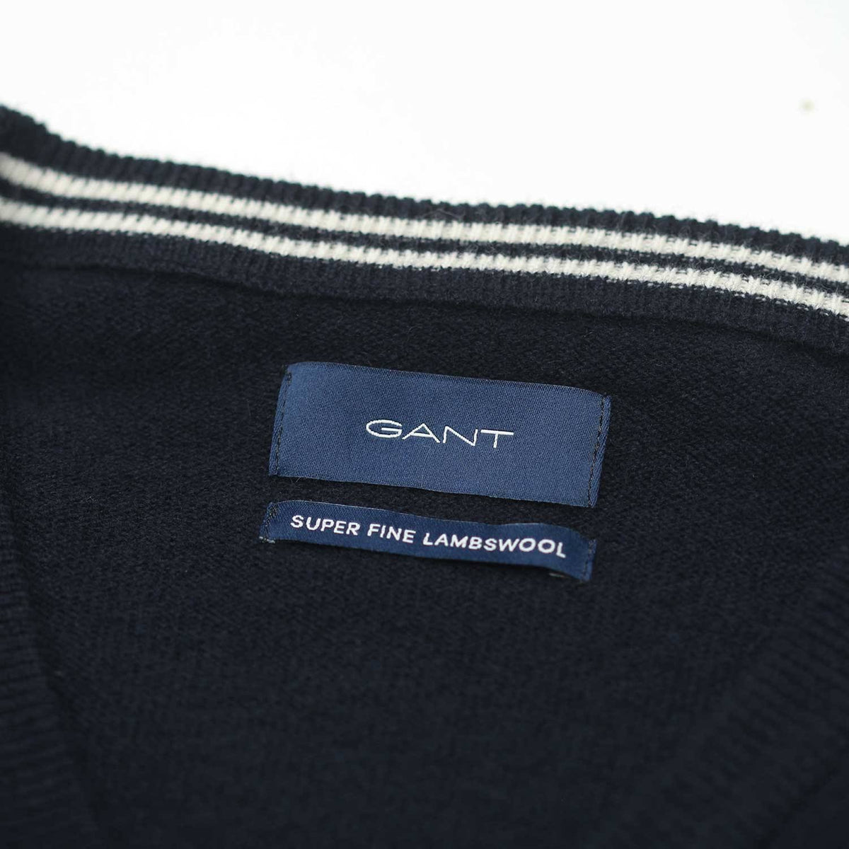 Lambswool V-Neck Cardigans K735501