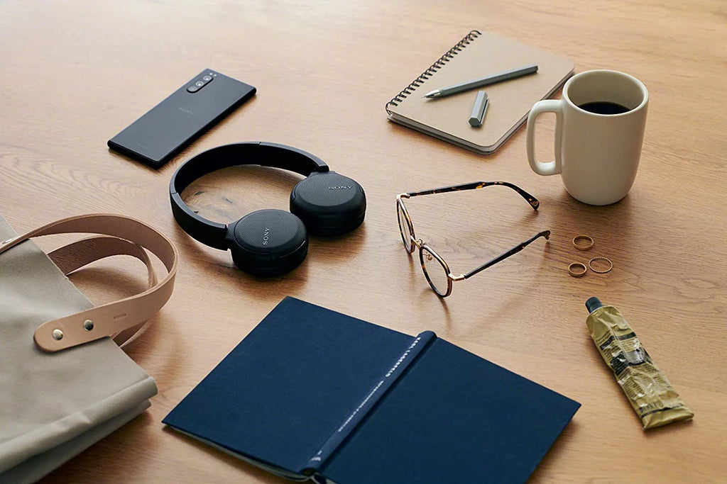 Wireless On-Ear Headphones with Mic Black J89399