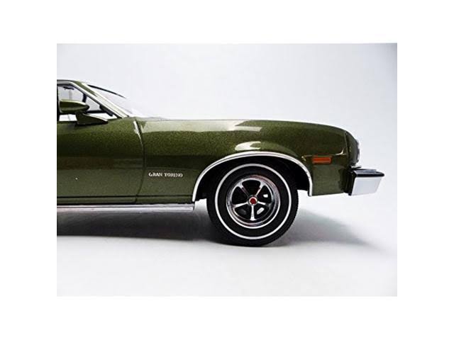 1976 Ford Gran Torino Metallic Vehicle 1:18 Scale Dark Green E51803