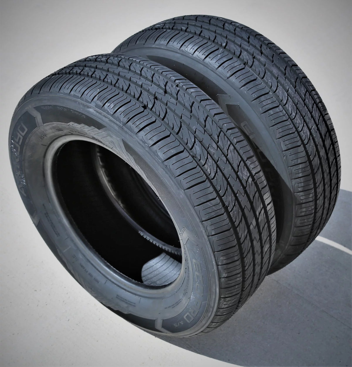 205/70R16 97H All Season Tire V7865