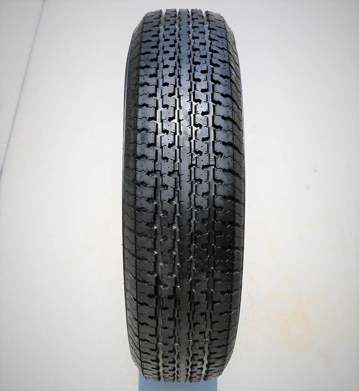 Set of 4 ST225/75R15 Trailer Tires E832349