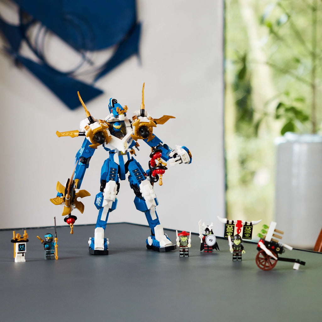 Buildable Action Figure with 5 Minifigures R285771