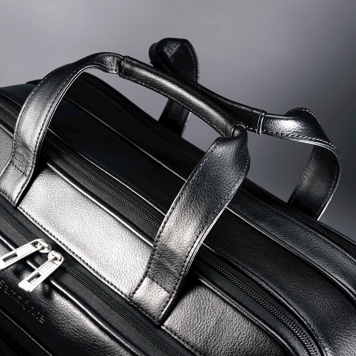Leather Expandable Business Case M6830