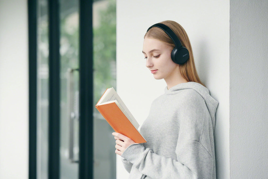 Wireless On-Ear Headphones with Mic Black J89399