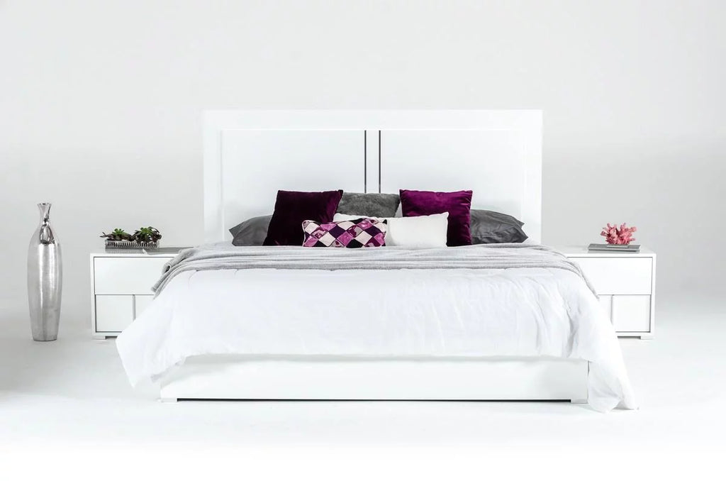 White Gloss Finish Queen Platform Bed Q66108